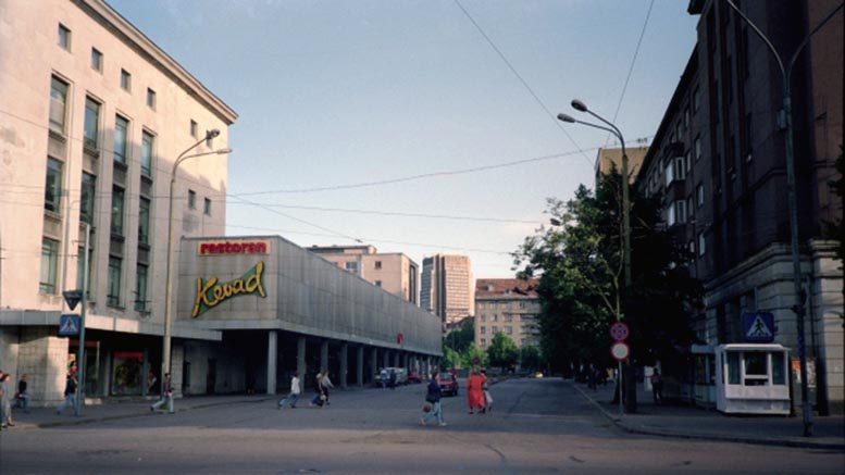 Kaubamaja-katu elokuussa 1992