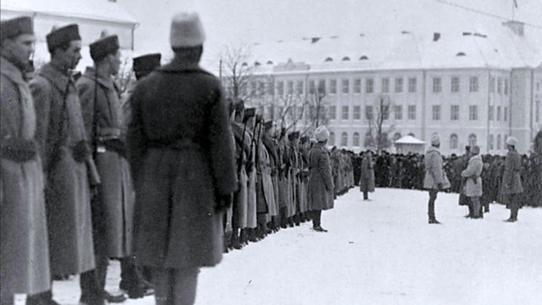 Eskolan komppanian paraati Tallinnassa 30.12.1918