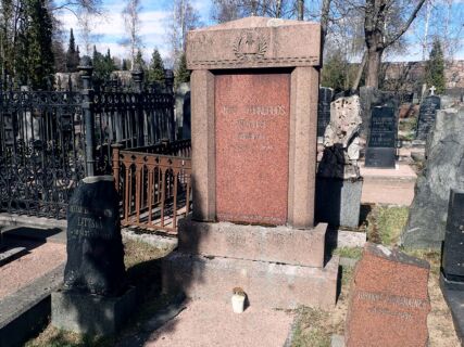 Uusi alue, 17. kortteli, 1, rivi, 31. hauta Antti Törneroosin hauta Hietanimessä